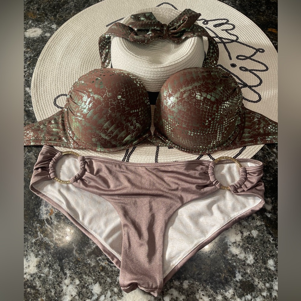VS mermaid 🧜‍♀️ bombshell set 34D Top and M hoop nude bottoms - Picture 7 of 15